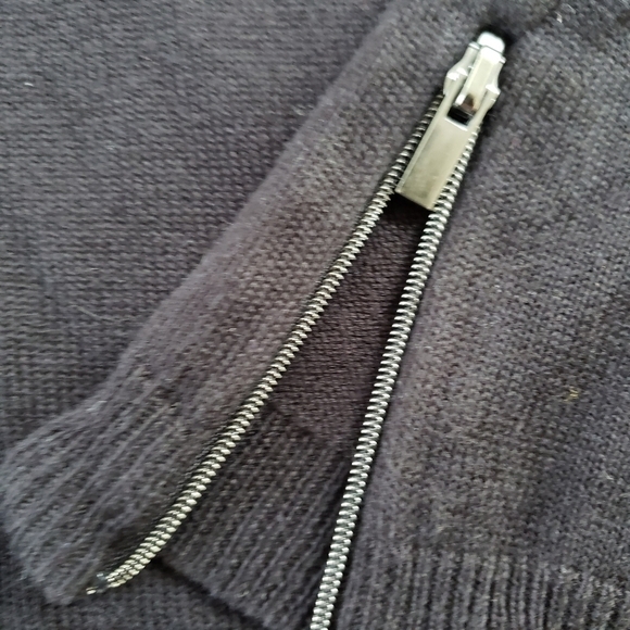 CYRUS Black Soft Sweater L Side Zippers Front Seam NWT - Picture 7 of 11